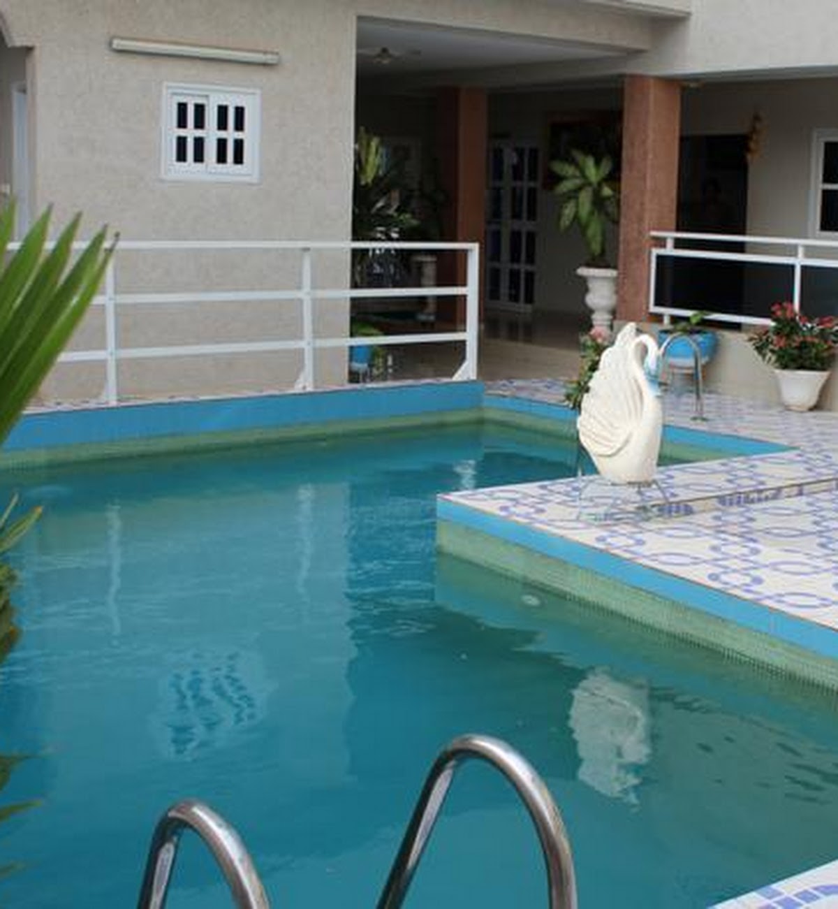 AGLA HÔTEL — Agbalépédogan, Lomé — photo 2