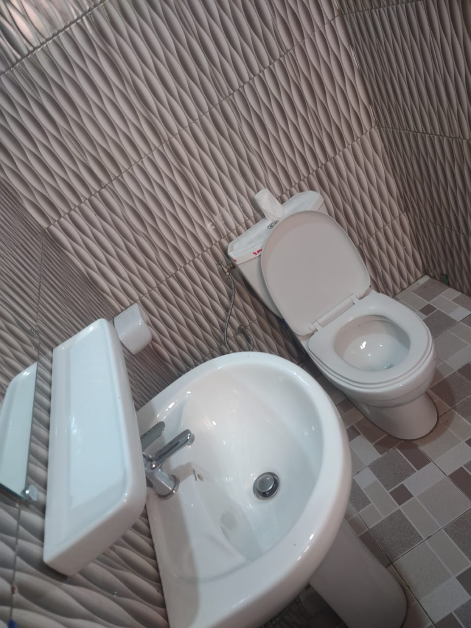 CK Hôtel — chambres climatisées avec bar-restaurant, Kpalimé — photo 5